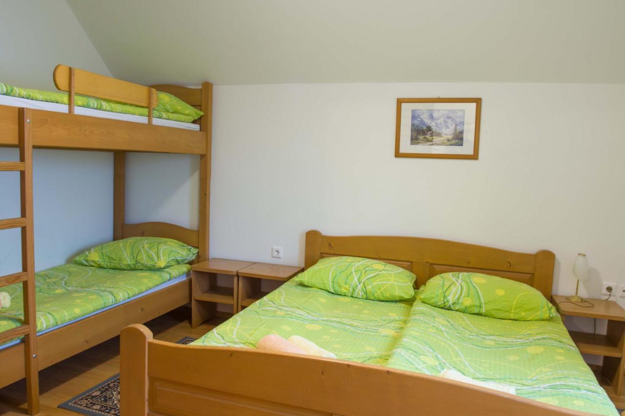 Apartments Pri Marjetki Церкно Экстерьер фото