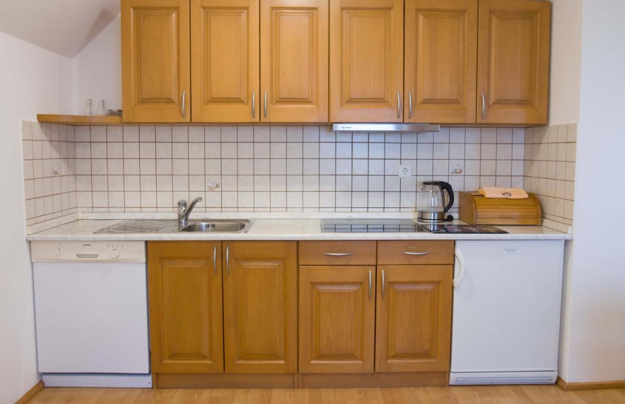 Apartments Pri Marjetki Церкно Экстерьер фото